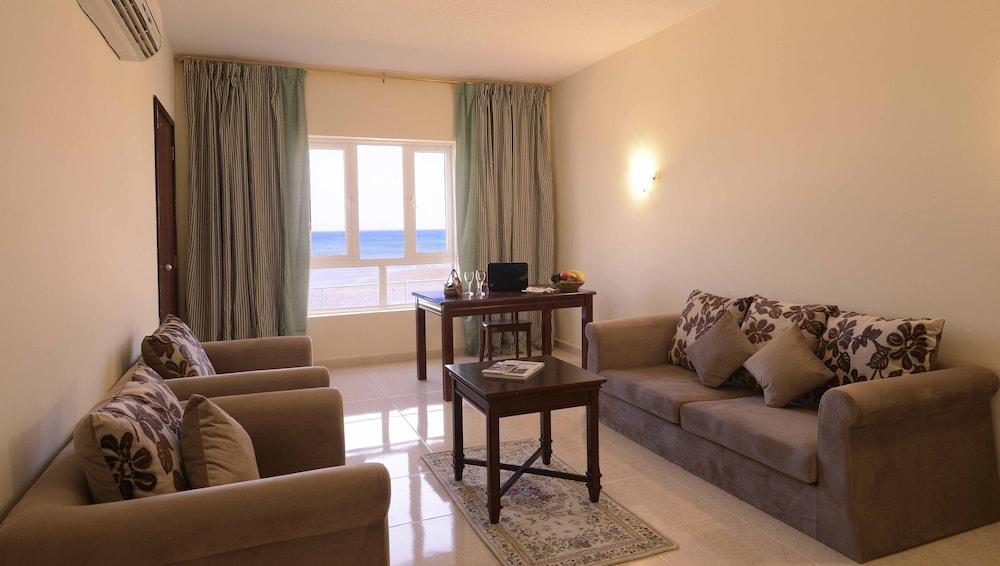 Resort Sur Beach Holiday Buitenkant foto